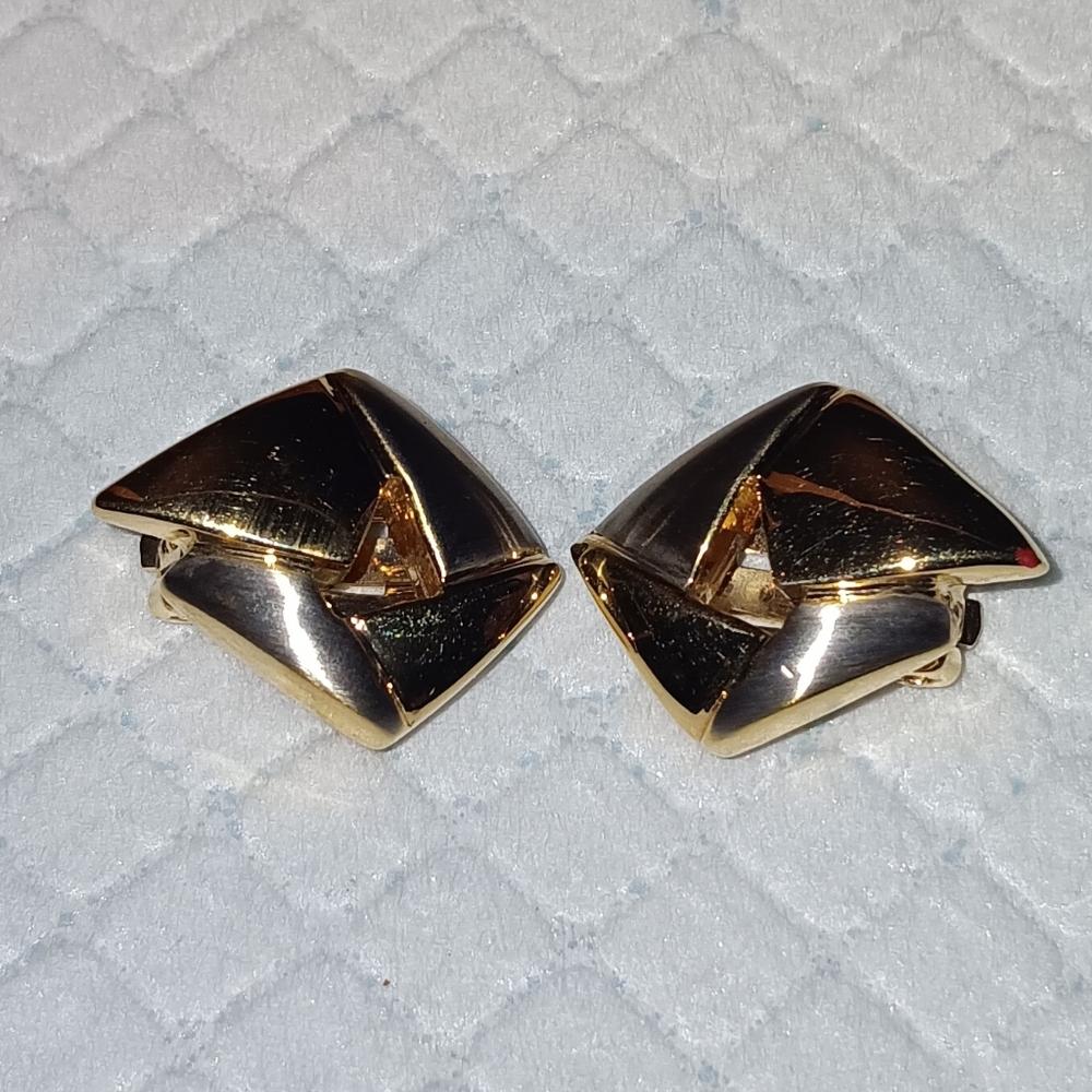 Pierre Cardin Vintage Gold Tone Clip Earrings